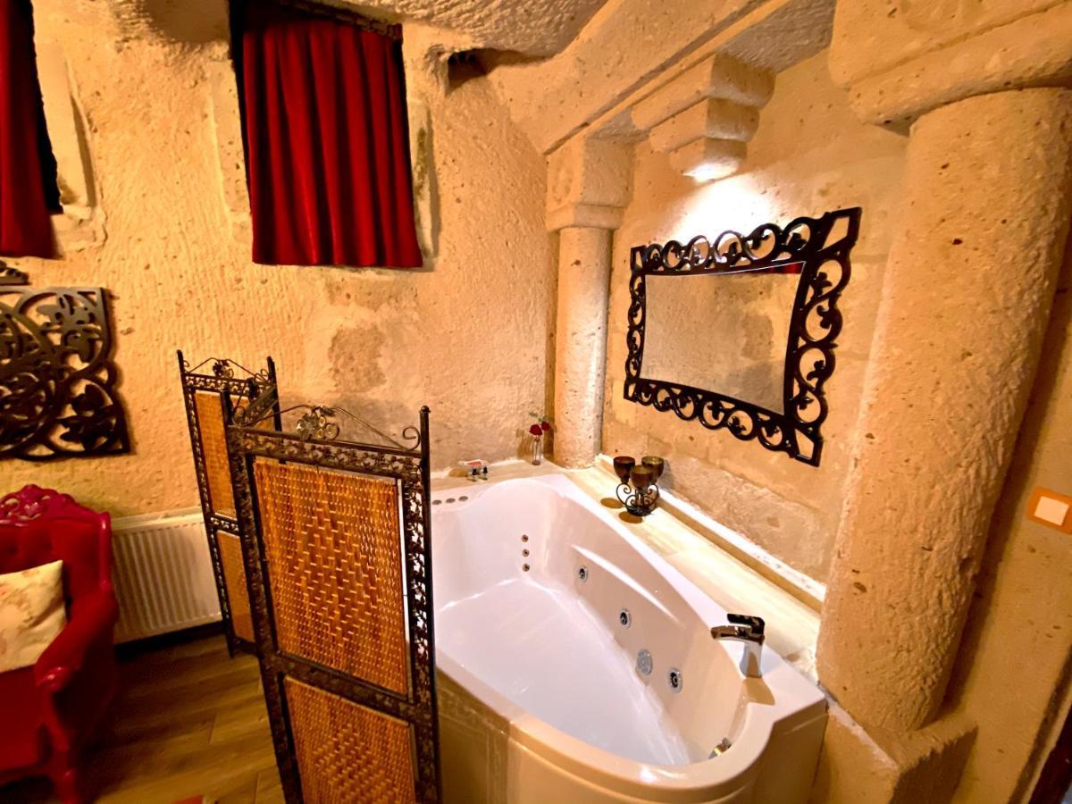 Mimi Cappadocia Luxury Cave Hotel Uchisar Exterior photo
