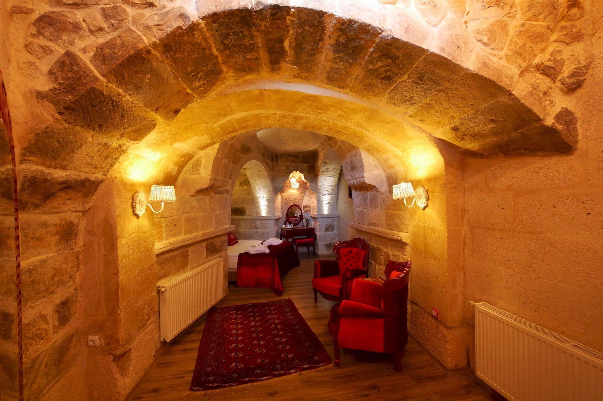 Mimi Cappadocia Luxury Cave Hotel Uchisar Exterior photo