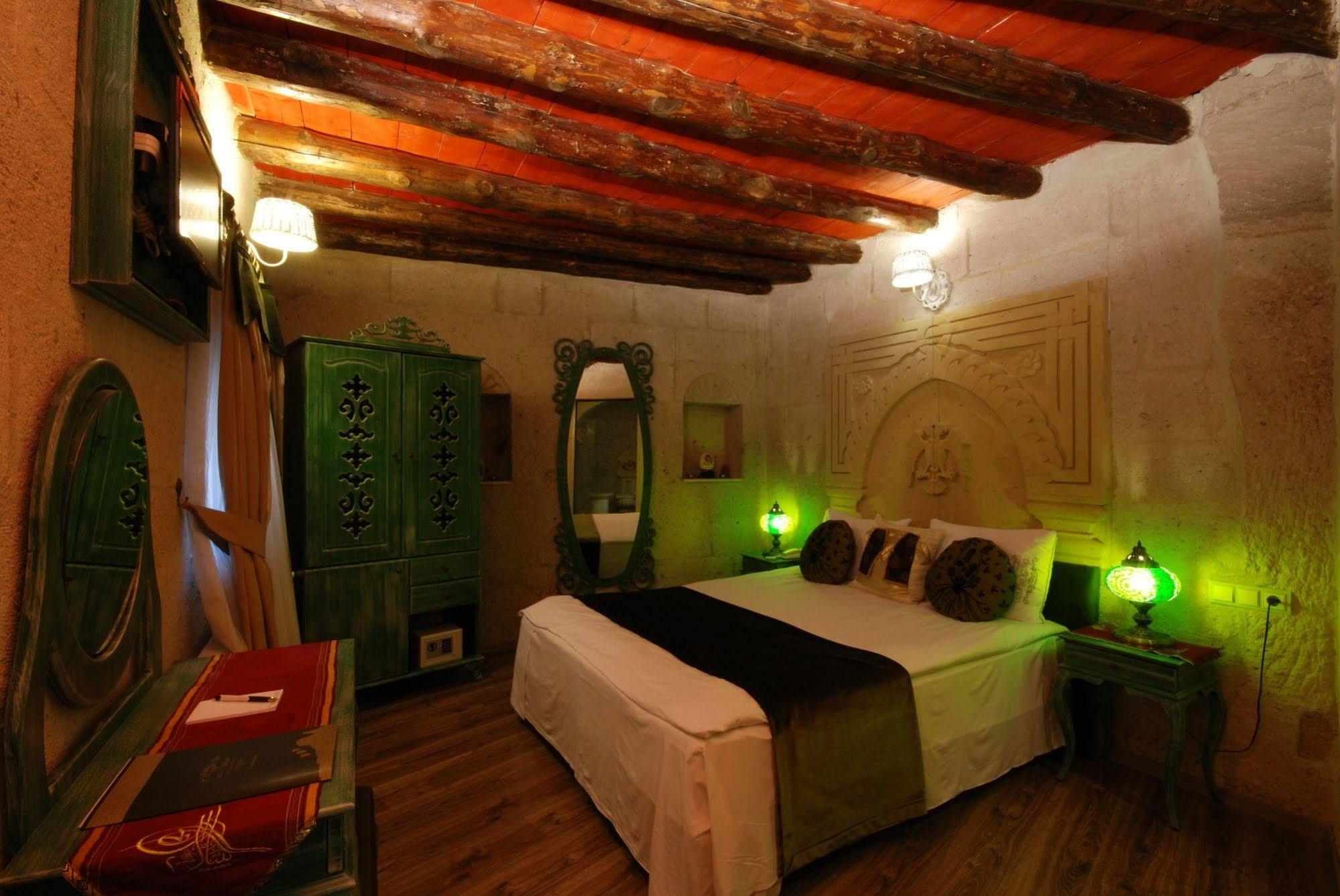 Mimi Cappadocia Luxury Cave Hotel Uchisar Exterior photo