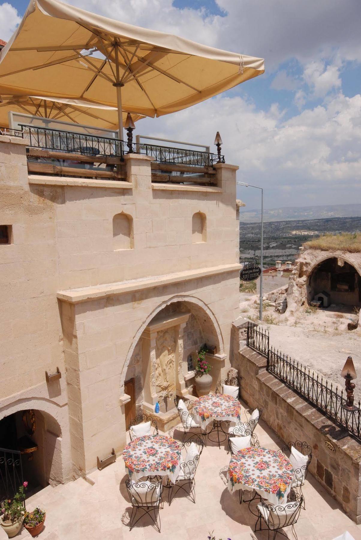 Mimi Cappadocia Luxury Cave Hotel Uchisar Exterior photo